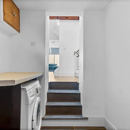 12 Fountain House Pass The Keys * Ulverston